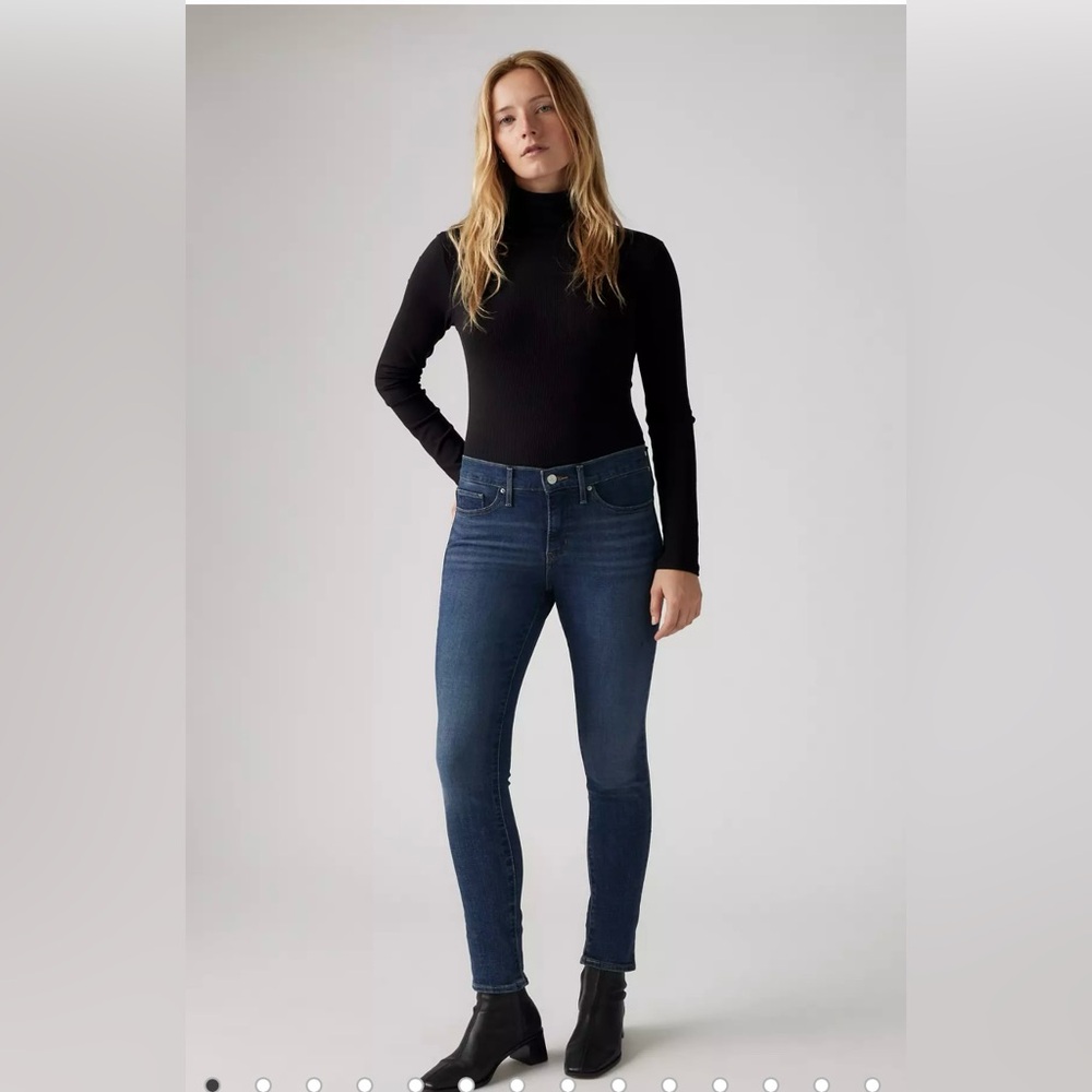 Levi's Jeans size 24 Women’s‎ 311 Shaping Skinny Jeans Blue 💙💙